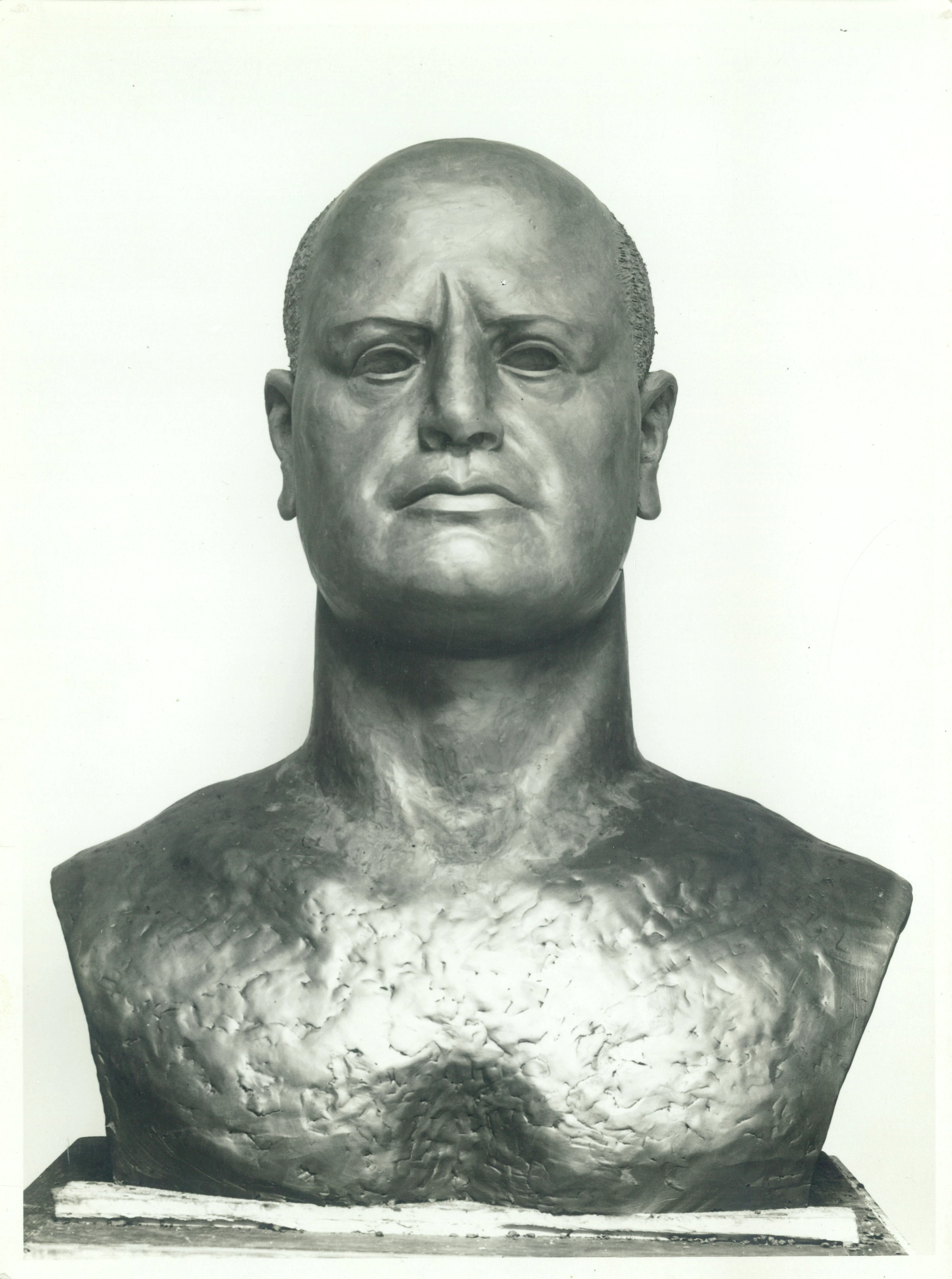 Busto di Mussolini